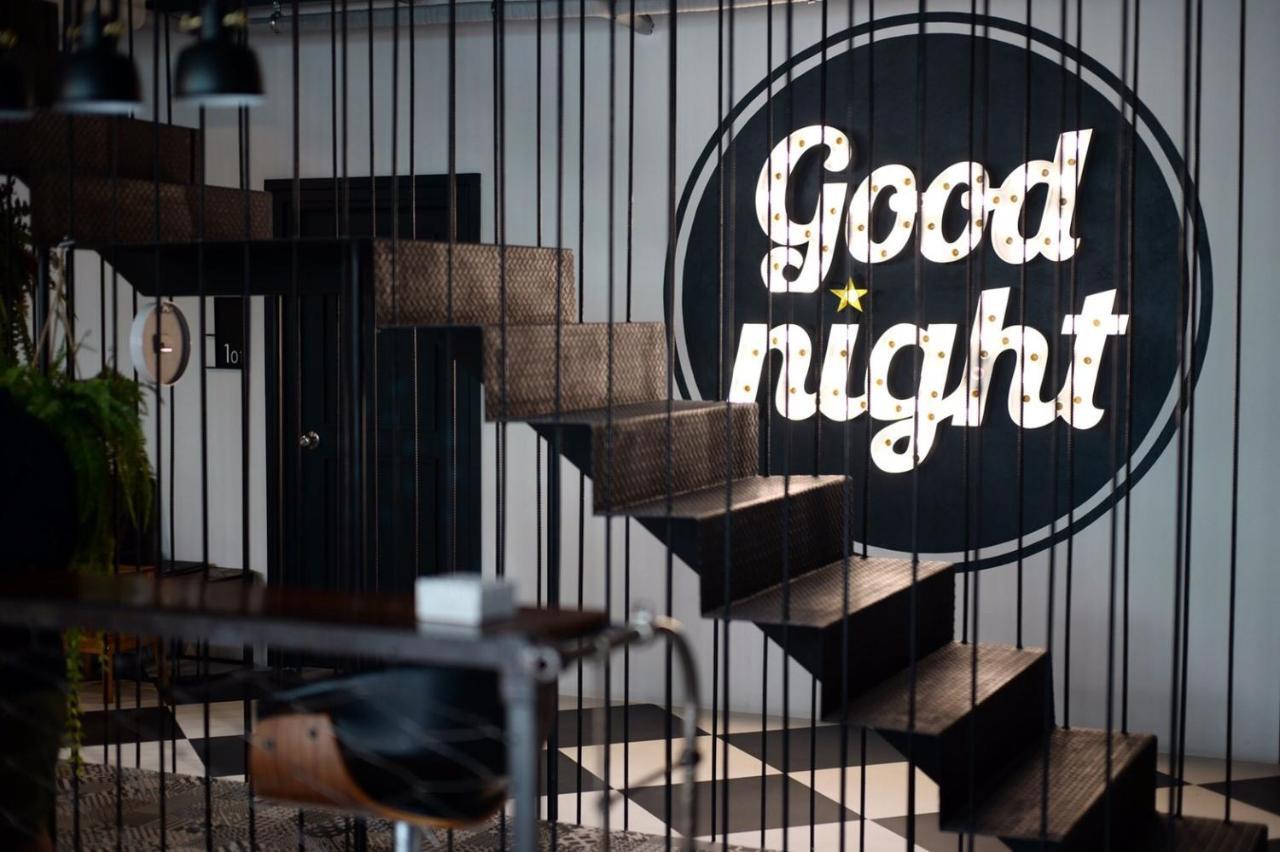 Goodnight Poshtel + Free Netflix Hotel Hat Yai Bagian luar foto