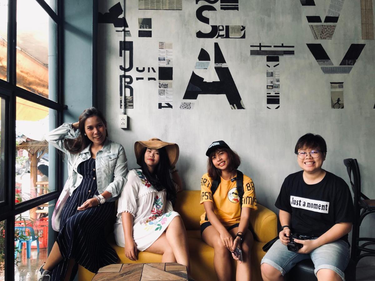Goodnight Poshtel + Free Netflix Hotel Hat Yai Bagian luar foto